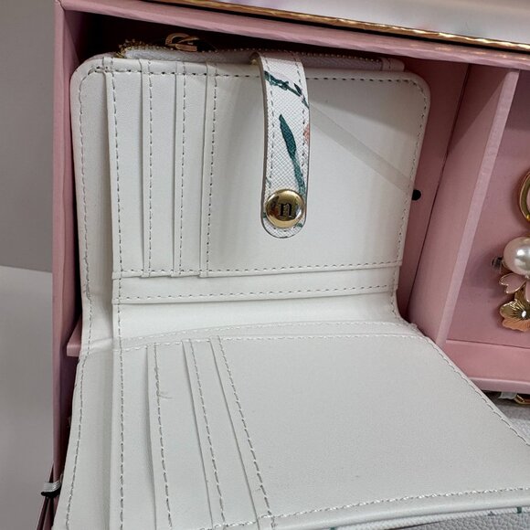 Nanette Lepore - 4 Piece Box Gift Set - Bag/ Wallet / Card Case /Key Chain- NWT - Picture 10 of 12